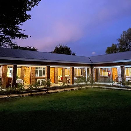 Village Lodge Harrismith Buitenkant foto