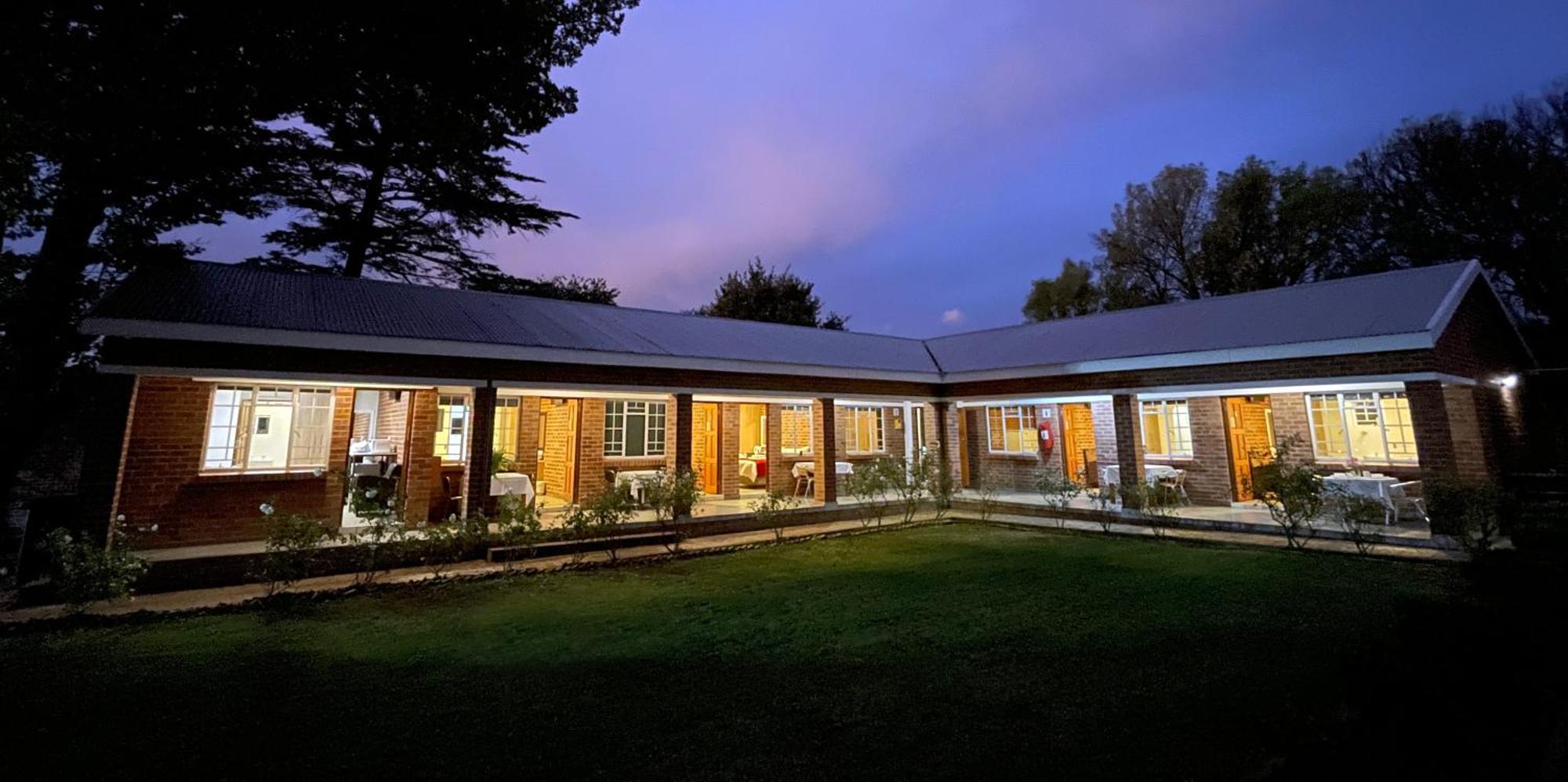 Village Lodge Harrismith Buitenkant foto