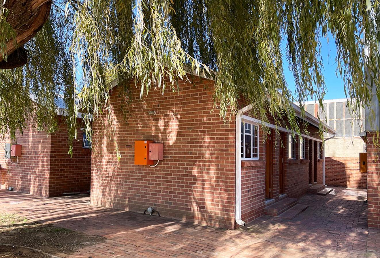 Village Lodge Harrismith Buitenkant foto