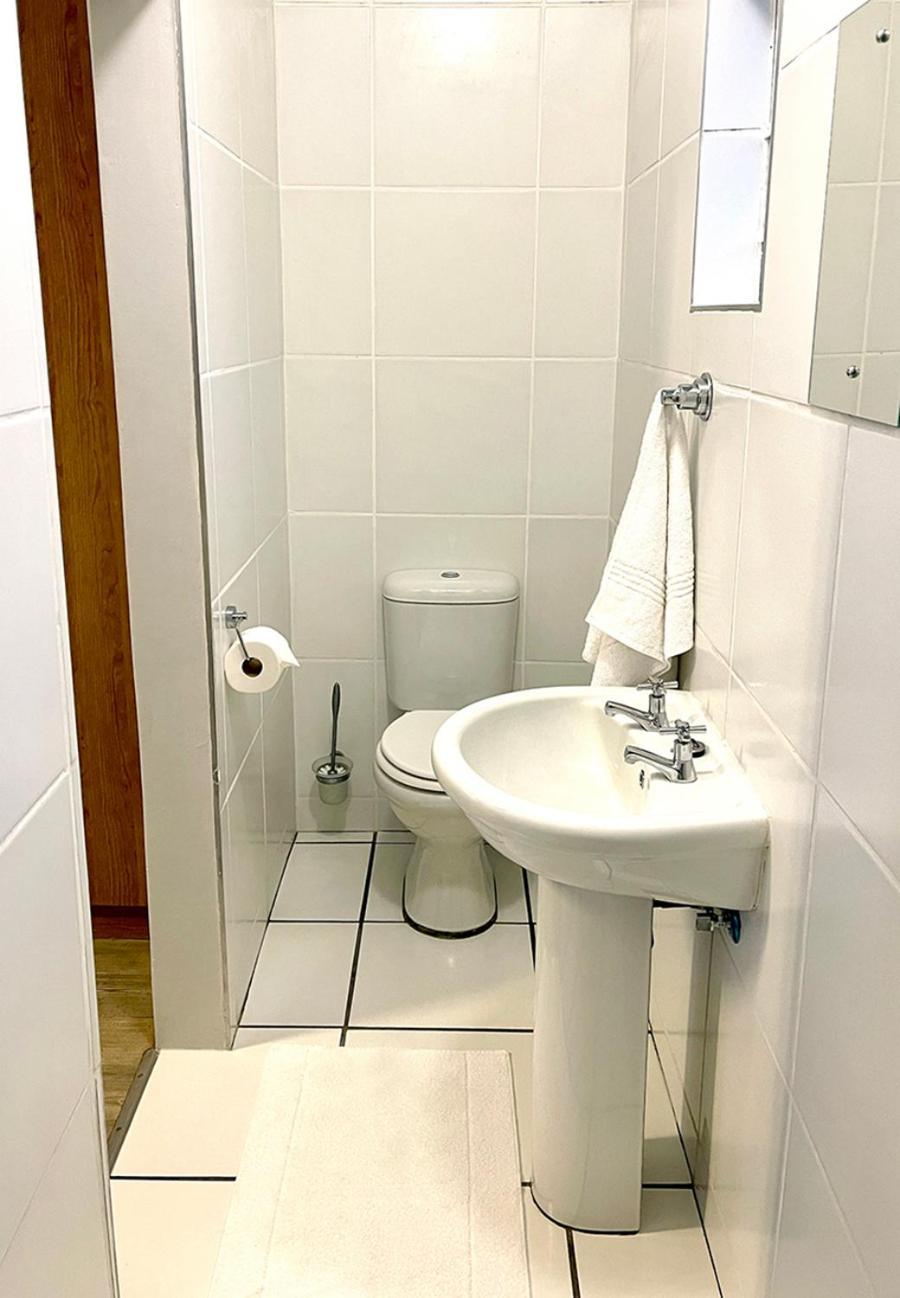 Village Lodge Harrismith Buitenkant foto