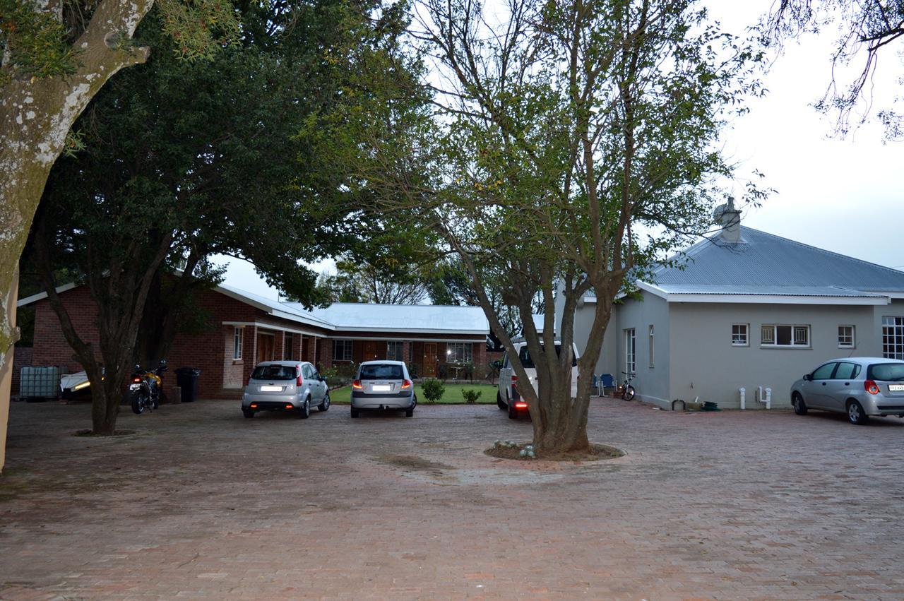 Village Lodge Harrismith Buitenkant foto