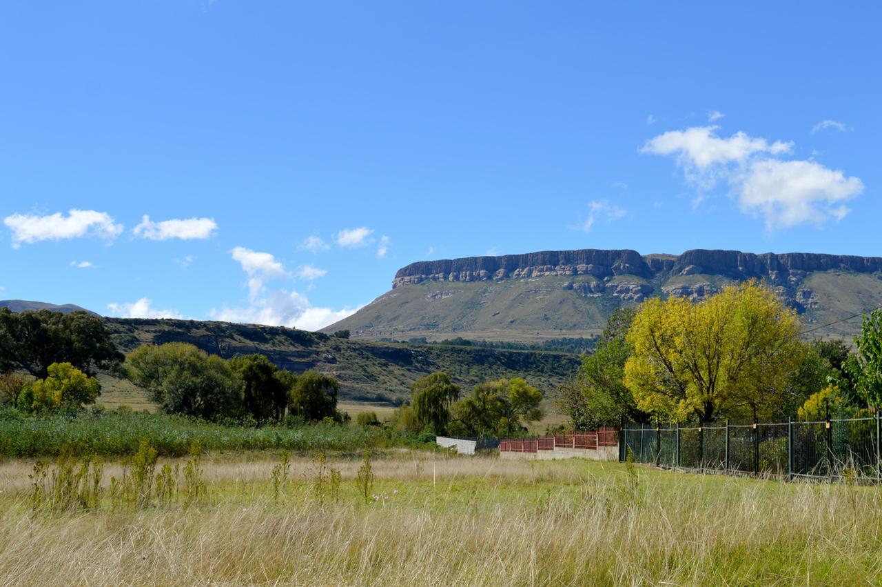 Village Lodge Harrismith Buitenkant foto