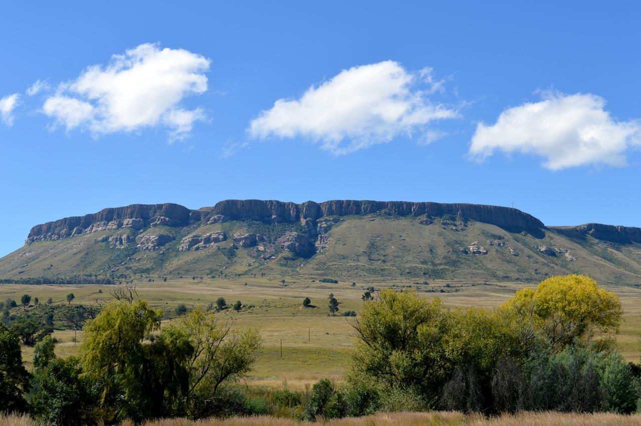 Village Lodge Harrismith Buitenkant foto